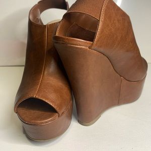 MADDEN GIRL Wallup Wedges Sandals Size 8 Platform Peep Toe Brown Party Boho